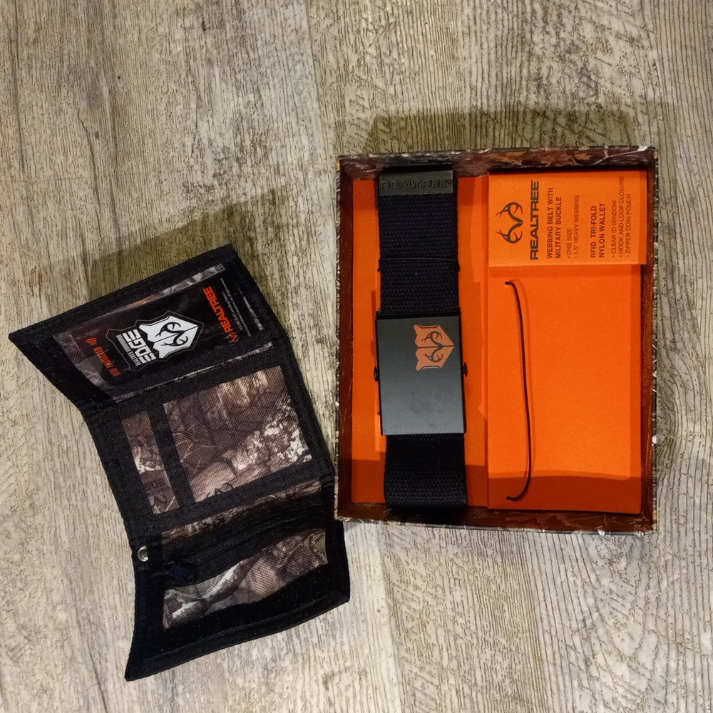 Hunting camo theme one size belt up to 46" and trifold wallet set new